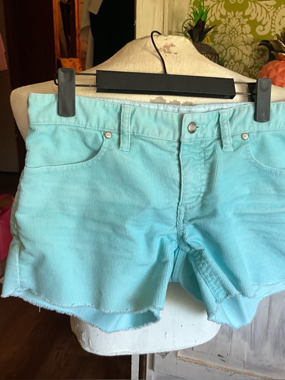 Carve Designs sign 6 cord shorts